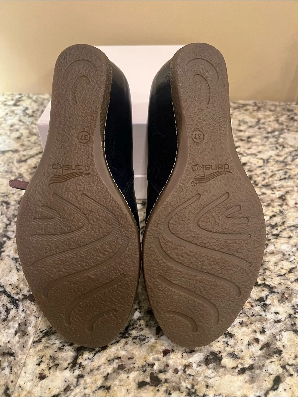 Dansko - Navy - Loralie Burnished Calf -  sz 37 women’s New, in box, never worn